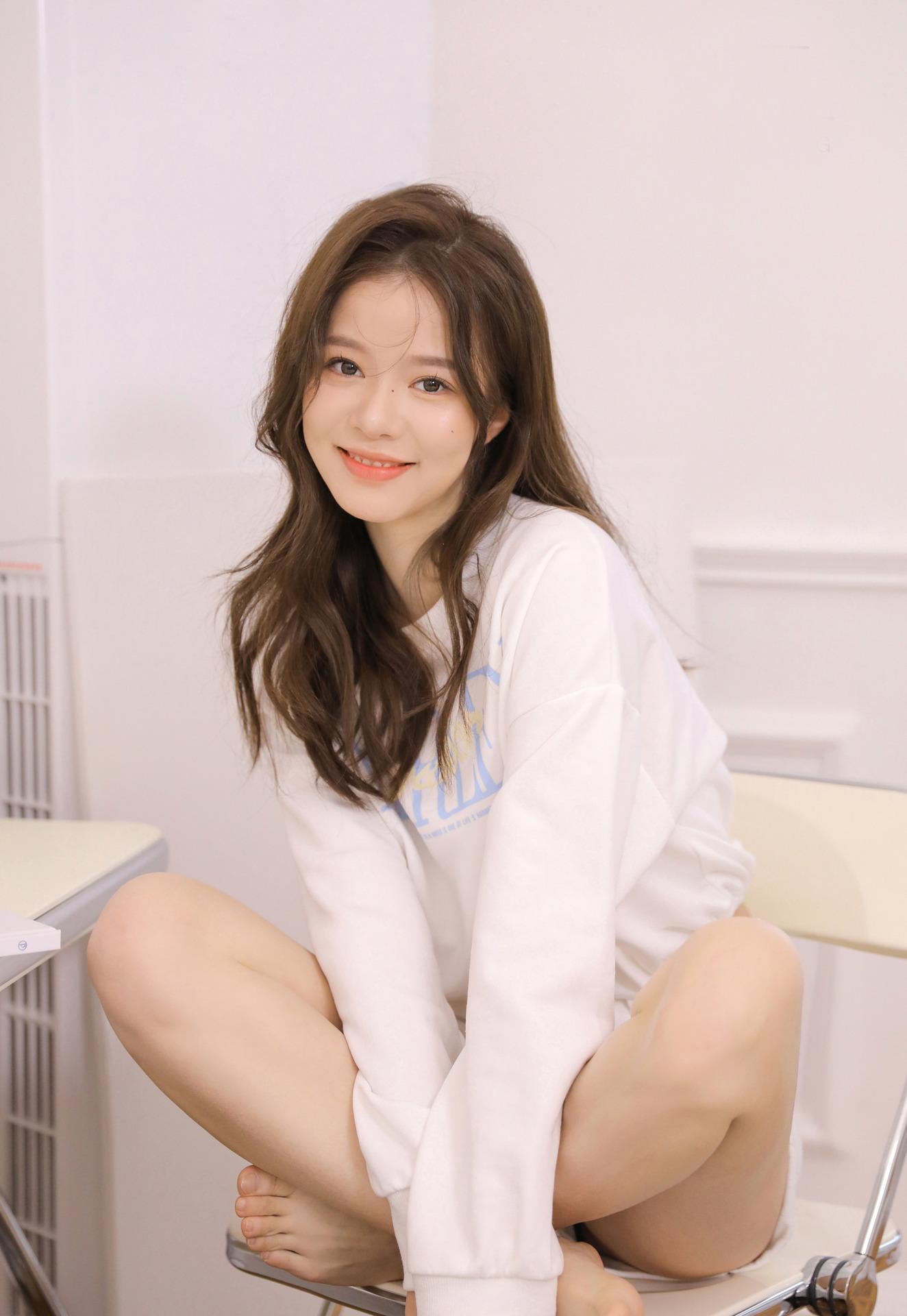 AI image comparison first - artificial intelligence generation effect showcase